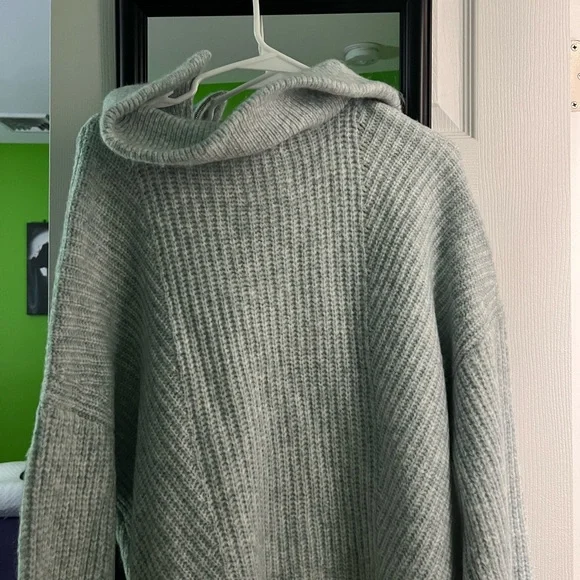 Abercrombie and fitch zip sweater size large - Picture 3 of 3